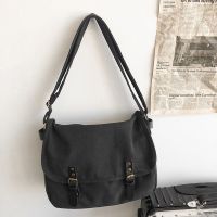黑色 潮牌日系ins风单肩包大容量男斜挎包学生百搭复古邮差包帆布包女