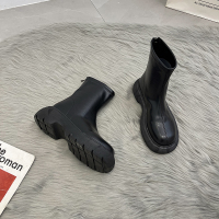 些久白色靴子女2021年秋季新款厚底网红时尚百搭复古短筒弹力短靴