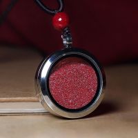 尺寸:30.8*6.5mm 天然朱砂原矿石晶体颗粒吊坠嘎乌盒男女款本命年随形挂件