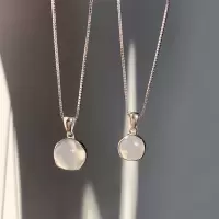 白玉髓项链小号 韩版白玉髓圆形吊坠项链简约小众设计感女锁骨链轻奢高级感颈链女