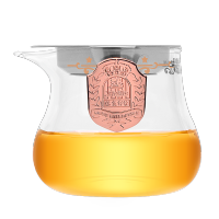 徽章茶海210毫升+304不锈钢茶网 台湾76金色徽章茶海耐热玻璃透明公道杯带不锈钢茶漏一体式分茶器