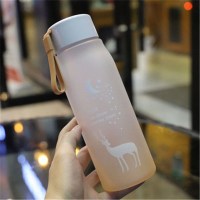 梦幻麋鹿渐变橘色塑料杯560ml单 杯子 塑料水杯女ins吸管粉嫩少女心防摔少女心水杯潮流成人磨砂茶杯子