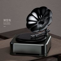 精油补充装 古龙味 太阳能车载香水创意车用仿唱片机汽车香水摆件车内饰品香薰