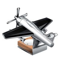 黑色冰点 机模型汽车摆件香水车内车饰品创意香薰车头车载太阳能小飞机战斗