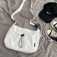 白色 盐系少女潮搭 暗黑风/斜挎包女百搭ins中性港风帅气盐系少女潮搭学生挎包帆布包