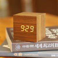 极简闹钟创意个性懒人学生用床头小型简约电子钟表宿舍桌面小时钟