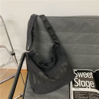 黑色 单肩包男大容量斜挎包潮牌斜跨背包韩版大学生休闲百搭情侣包女包