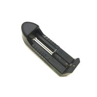 单槽万能座充 18650锂电池充电器3.7V/4.2多功能通用性26650强光手电筒头灯座充
