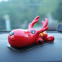 中国红鹿(送防滑垫) 一路平安鹿汽车摆件个性创意汽车用品车内饰品可爱车载男女陶瓷摆