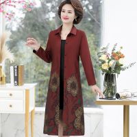 2021新款外套女春秋装中老年妈妈高档风衣百搭中长款过膝洋气长裙 221款酒红色 XL 建议85-110斤左右