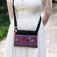斜挎包包女云南绣花包民族风包十字绣装手机的小包零钱包刺绣布包 花色一