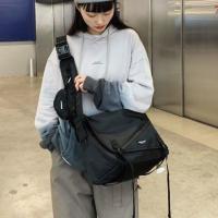 ins机车包 日系韩版街头男女学生单肩包暗黑风潮牌百搭chic斜挎包 黑色[不要挂件]