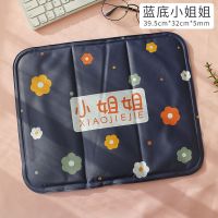 派派妞夏日冰垫创意可爱小清新汽车垫学生办公室降温清凉坐垫冰垫 7750蓝底小姐姐 1个装