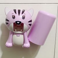 萌虎卡通儿童自动挤牙膏器带牙刷杯懒人刷牙神器牙刷架挤压器 配1个胶贴[不带音乐] 萌虎粉色