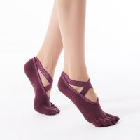 新款瑜伽袜子女棉质防滑五指袜运动健身普拉提初学者露趾系带