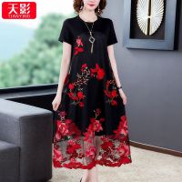 重工刺绣连衣裙女2021夏季新款宽松大码妈妈装网纱绣花A字裙短袖 红色 品质保证 M 建议90-100斤