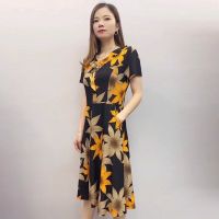 夏季新款洋气碎花连衣裙2021V领减龄雪纺美人条a字裙中年妈妈裙子 黄枫叶 XL 90-109斤