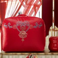 结婚陪嫁婚庆四件套包装袋红色喜被装棉被的收纳袋子缎面牛津手提 相依相守 41*50*12(四件套包装)