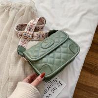 卡帝乐鳄鱼2021新款包包潮网红单肩斜挎包女百搭高级感小方包 绿色