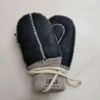 儿童手套羊皮毛一体羊毛宝宝手套冬季保暖挂绳连指手套真皮厚焖子 黑色 小号 2-3岁