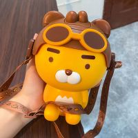 儿童水杯夏季女孩童宝宝喝水杯子吸管杯男孩外出便携可爱背带水壶 600毫升 kakoo狮子杯飞行员正版水杯*1