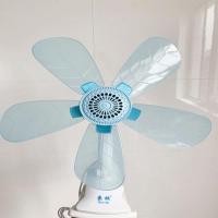 免打孔挂壁扇遥控壁扇简易壁扇时尚迷你学生扇厨房厕所贴墙小风扇 蓝色夹扇 标配自带1.3米电源线[送贴片]