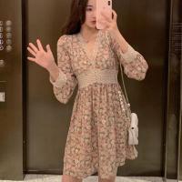 蕾丝拼接雪纺碎花连衣裙女2021新款长袖V领显瘦法式桔梗a字长裙子 粉色[短款-长袖] S (建议90内)