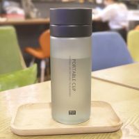 便携时尚磨砂塑料杯防摔便携大容量水杯透明潮流户外随手杯带茶隔 奥丁黑[磨砂 带茶隔]600ml 单个杯子