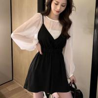 大码雪纺套装女薄款收腰显瘦吊带阔腿裤2021秋季新款两件套女神范 白色上衣+黑色吊带裤 S (80-100斤)