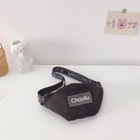 韩版儿童包宝宝迷你卡通斜跨包男童胸包可爱简约时尚外出腰包背包 黑色