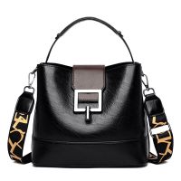 ILODAISHU女士手提斜跨包包新款时尚潮流复古软皮女式大容量女包 黑色 1539-785#