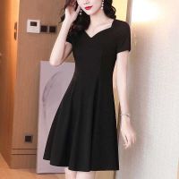 连衣裙女2021新款夏装V领修身显瘦黑色职业裙子气质小黑裙赫本风 黑色 M 90-105斤