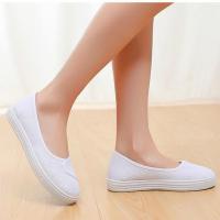 护士鞋女白色平底一脚蹬透气软底老北京布鞋平底美容师工作小白鞋 白色 女护士偏大一码 35