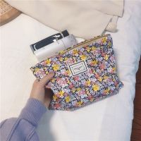 复古碎花大容量化妆包清新棉布袋旅行便携收纳包化妆品整理内胆包 黑底红黄雏菊