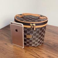 2021日韩新款防水手提圆筒大容量化妆包彩妆旅行外带高档女士包 高桶咖色小号