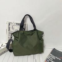 东诺简约休闲男士手提包尼龙防水单肩电脑包斜跨健身包短途旅行 军绿色 小号