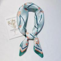 真丝丝巾围巾防晒披肩女杭州丝绸妈妈礼物空调房用旅游度假气质潮 70#方巾蓝色花藤