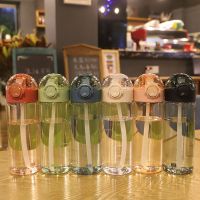 大容量颜值水瓶ins带吸管塑料杯产妇产后便携水壶耐摔防漏随手杯 颜色随机 650ml 塑料款吸管杯 单个杯子