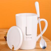 创意陶瓷杯子女学生韩版可爱马克杯带盖勺情侣水杯咖啡杯家用茶杯 L姓 灰字-白杯