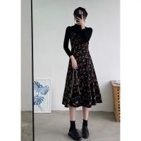 2021秋灯芯绒吊带连衣裙内搭打底收腰修身搭配复古印花a字女黑裙