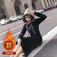 秋冬连衣裙2021新款长裙女绣花连帽卫衣女黑色修身过膝加厚金丝绒