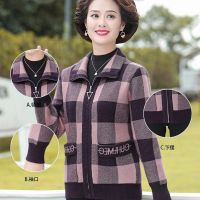 新款中老年人女秋冬加绒加厚保暖短款翻领外套妈妈装格子拉链夹克