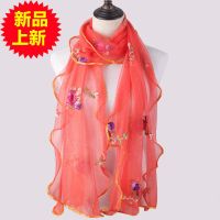 围巾女长款刺绣民族风丝巾围脖外搭秋冬新款荷叶边护颈百搭纱巾
