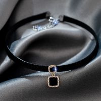 黑色皮绳项链女短款颈带锁骨链2021年新款ins简约森系气质脖颈链 黑色闪钻方块颈链