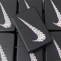 潮牌打火机NK联名小雏菊GD权志龙黑磨砂煤油防风打火机批发代发男 裸机(机内无油) 倒钩小雏菊