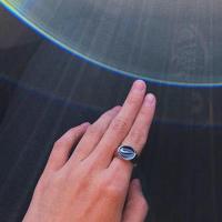 简约原创ins潮人同款胜利个性对勾打钩街头百搭嘻哈男女情侣戒指 黑勾勾戒指