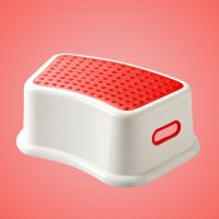 儿童防滑凳喂奶钢琴浴室洗澡踩踏塑料垫脚凳矮板凳宝宝洗手小凳子 红色