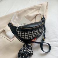 复古包包女2021新款秋冬潮时尚小众百搭胸包法国洋气单肩斜挎腰包 黑色无吊坠(收藏加购送礼品)