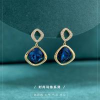 耳钉新款2021年气质高级感圆脸耳环百搭小众设计感耳饰女 孔雀蓝水晶耳饰