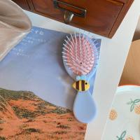 日韩可爱小动物配件美发气囊梳子小耳朵便携卷发按摩梳个性印花梳 卡通梳子 天空蓝小蜜蜂